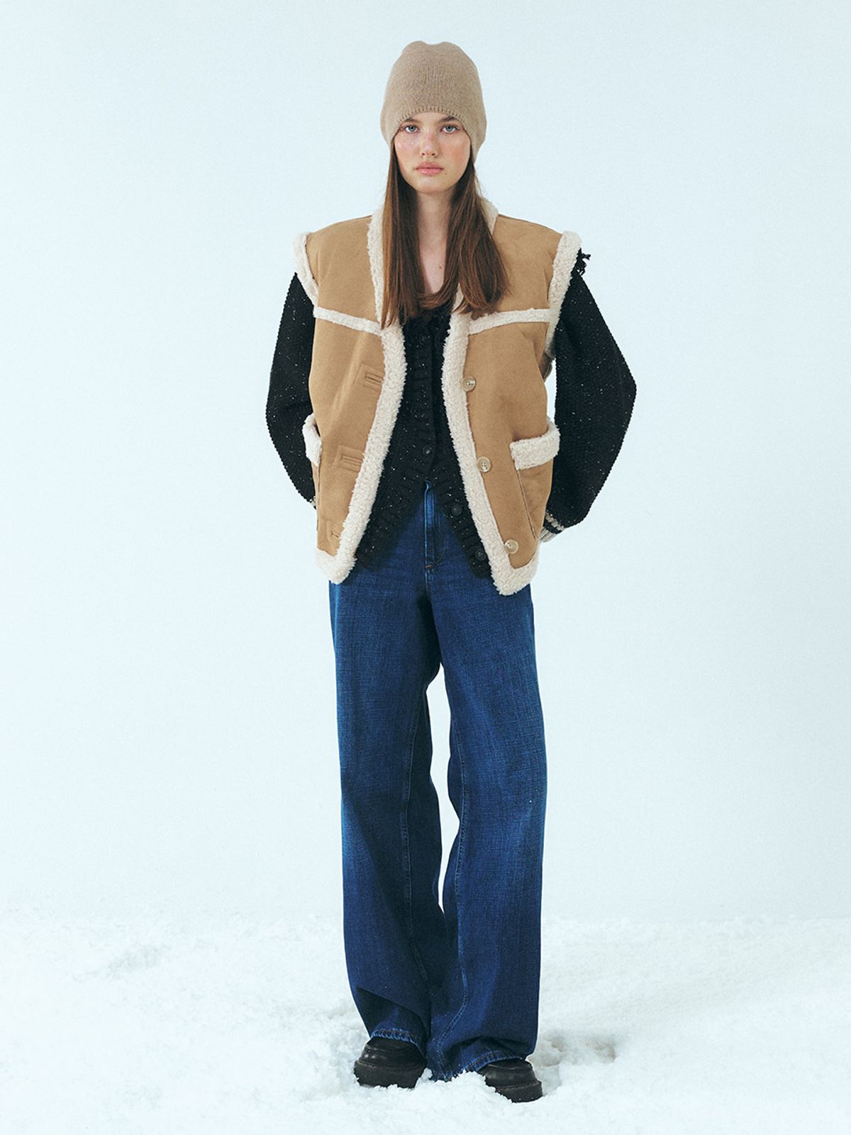 에트몽(ETMON) Mustang V-Neck Vest, Beige