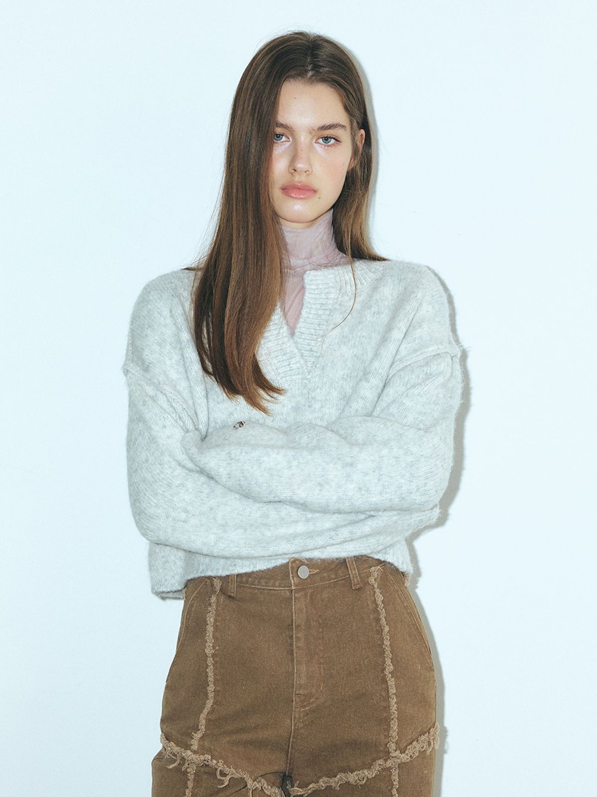 에트몽(ETMON) Neck-Slit Knit Pullover, Grey
