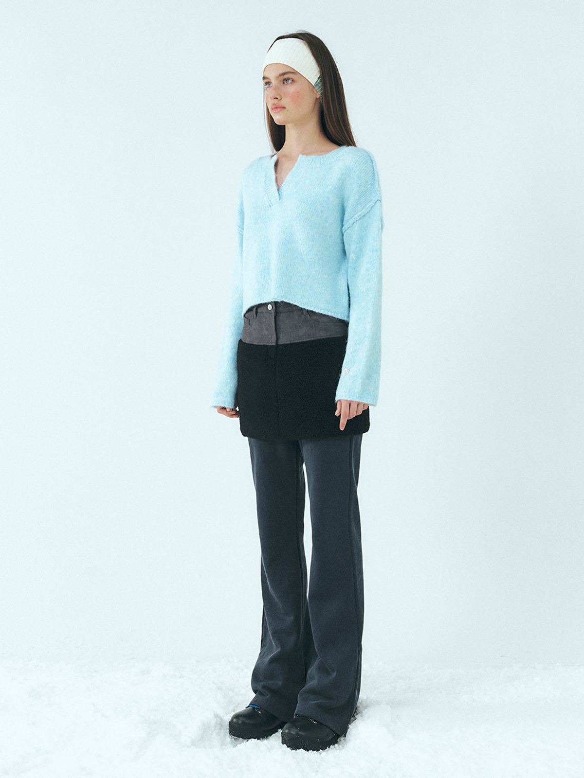에트몽(ETMON) Neck-Slit Knit Pullover, Light Blue