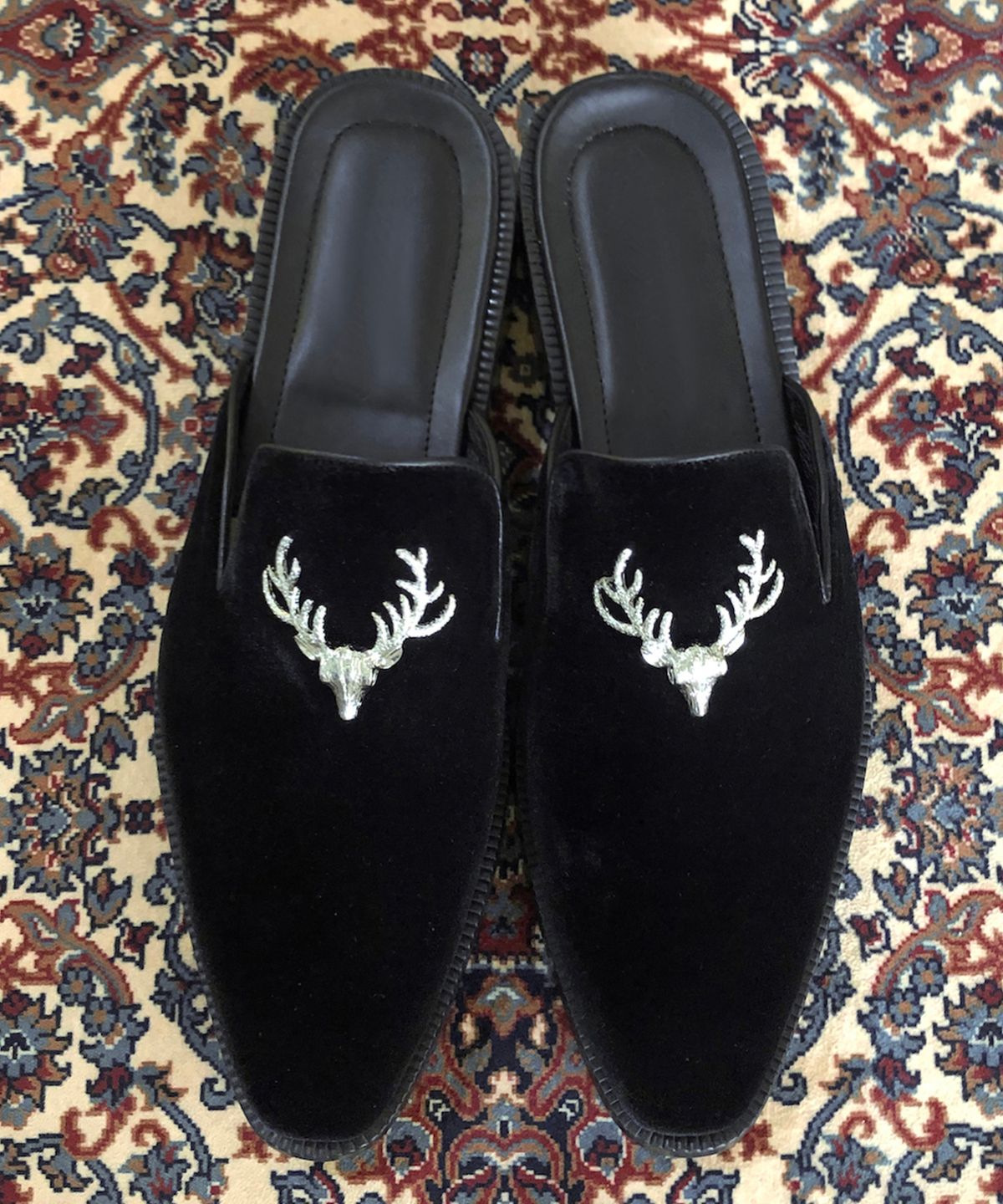 조앤슈(JOENSHOE) 디얼 녹턴 벨벳 슬림 블로퍼 블랙
