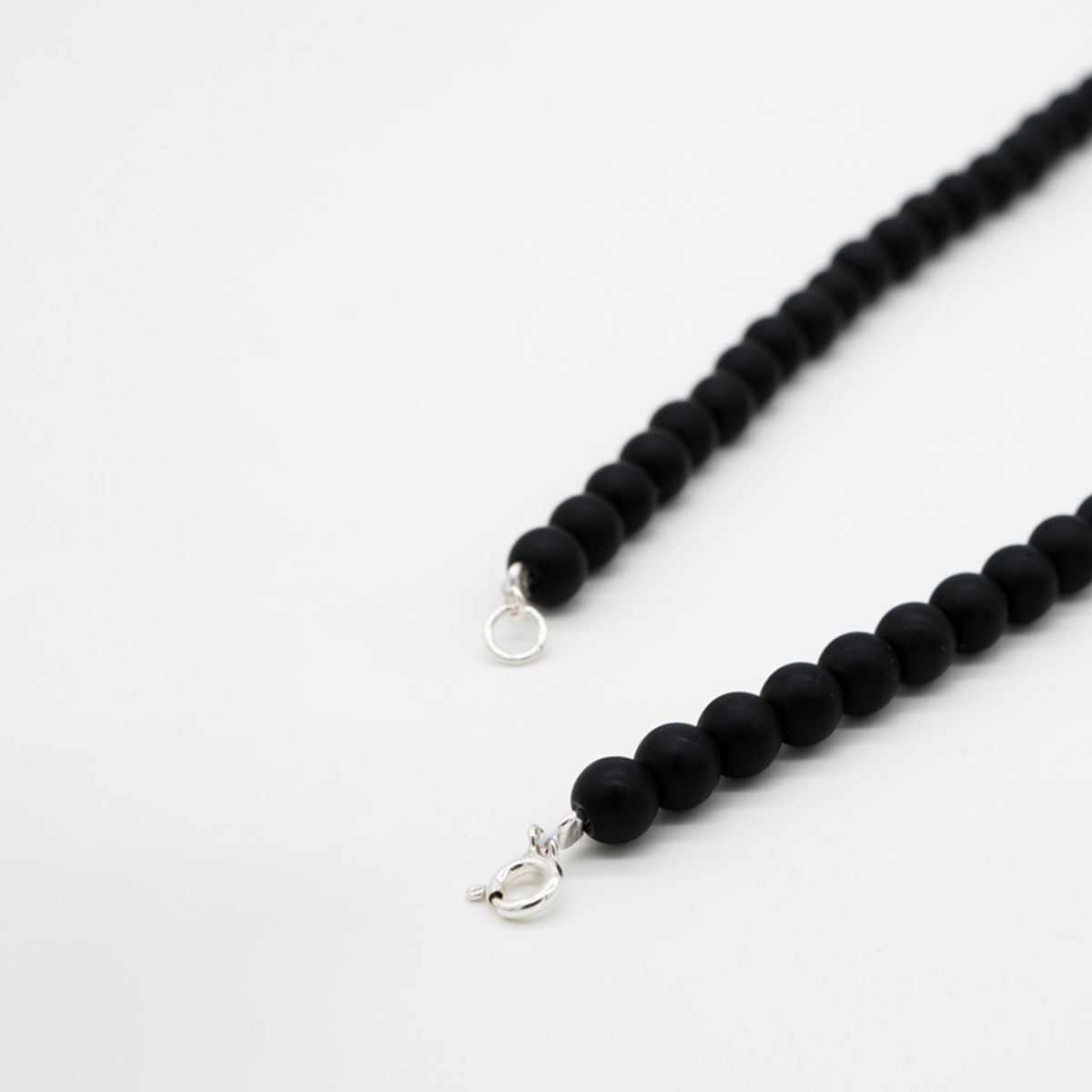 하카블랙스(HAKKABLACKS) Black Shell Necklace