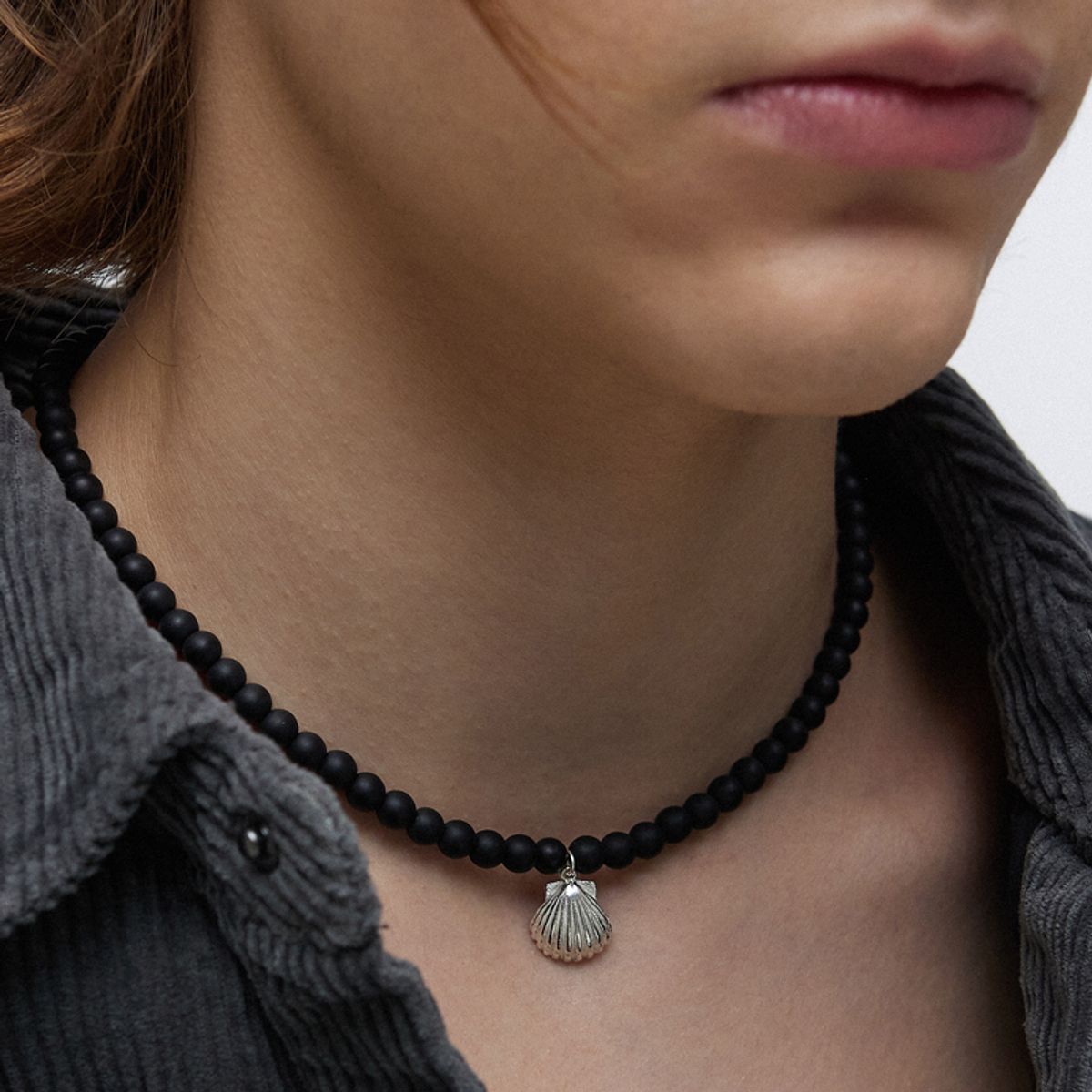 하카블랙스(HAKKABLACKS) Black Shell Necklace