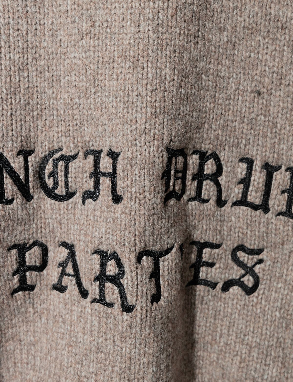 펀치드렁크파티즈(PUNCH DRUNK PARTIES) PP Embroidered Cardigan (CAMEL)