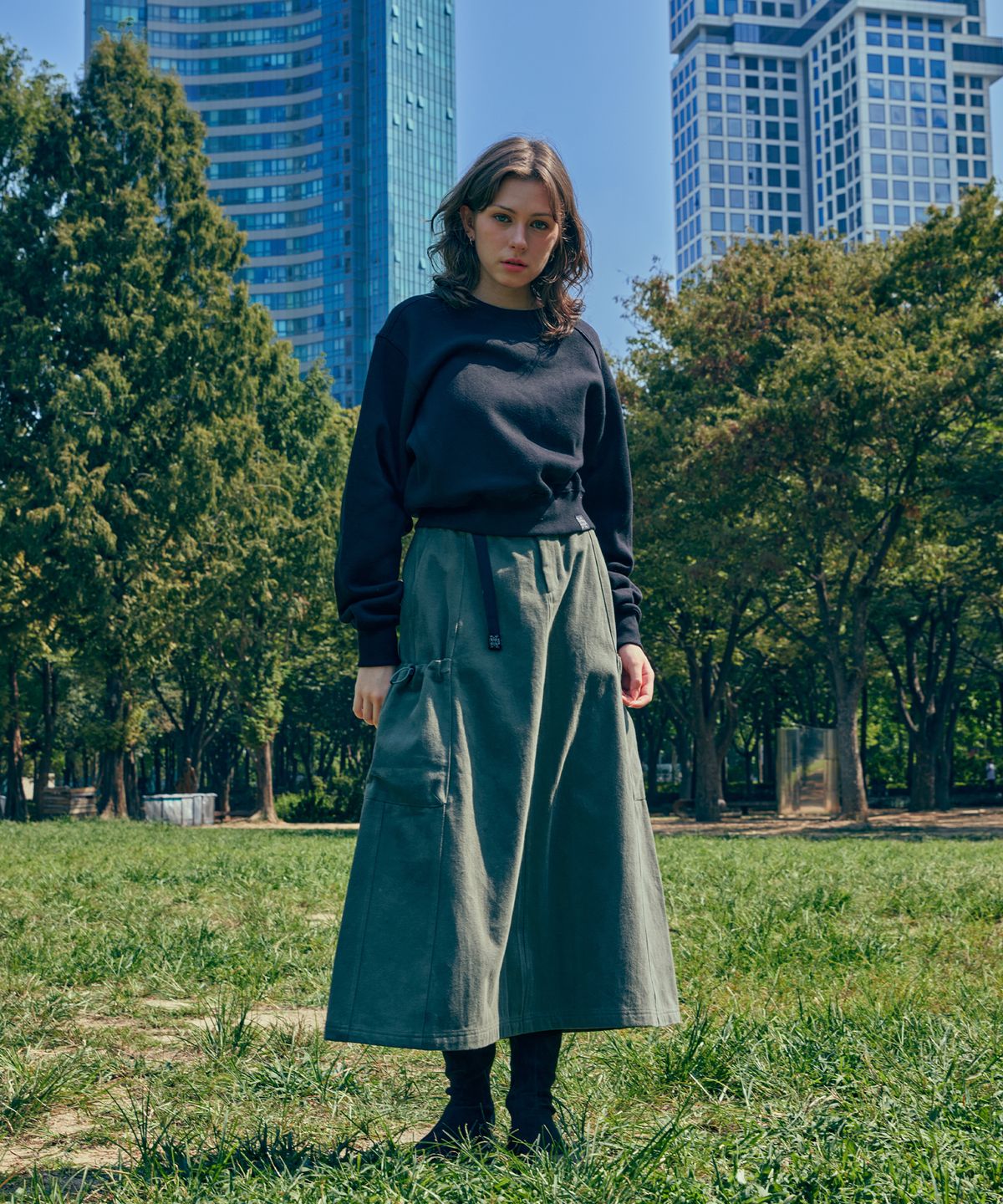 케이지엠(KZM) 아웃포켓 벨티드 롱 스커트 KHAKI