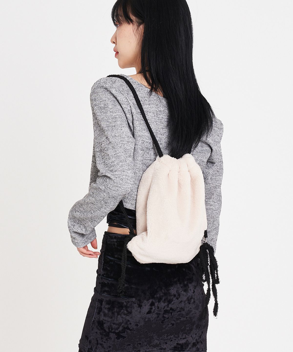 어세이(ASSAY) FLUFFY MINI BACK PACK (PLAIN IVORY)