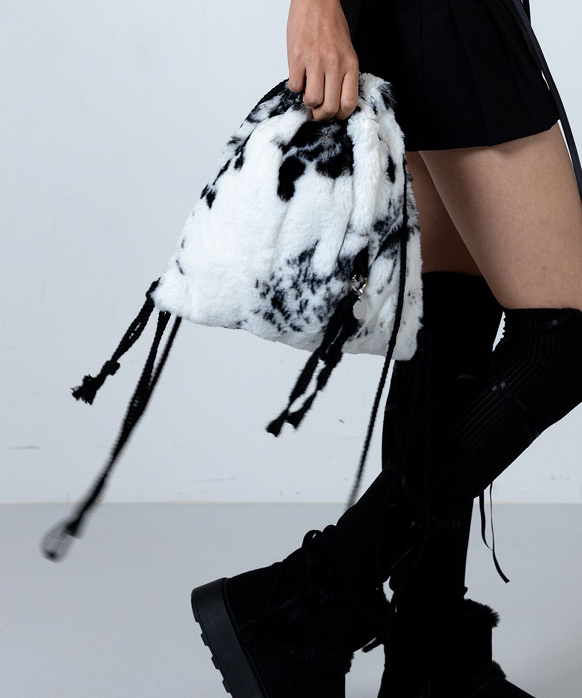 어세이(ASSAY) FLUFFY MINI BACK PACK (DALMATIAN)