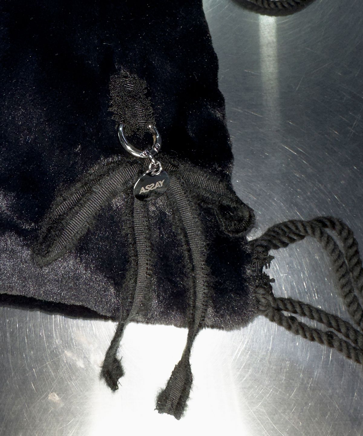 어세이(ASSAY) FLUFFY MINI BACK PACK (BLACK)