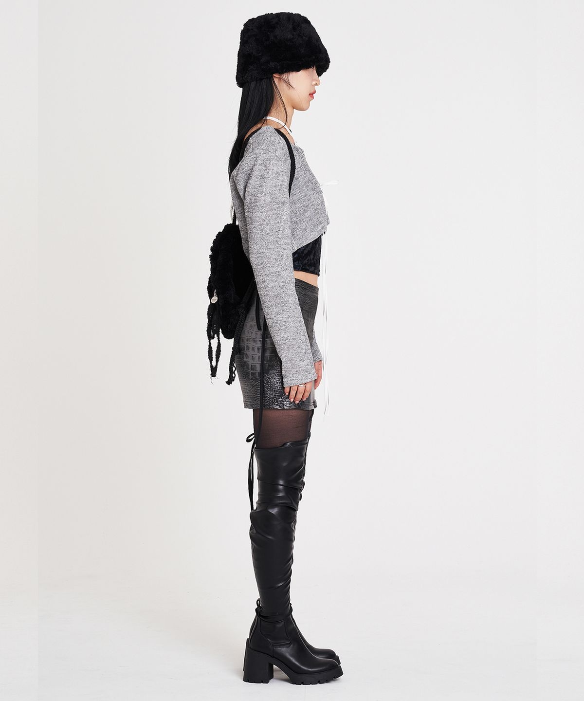 어세이(ASSAY) FLUFFY MINI BACK PACK (BLACK)