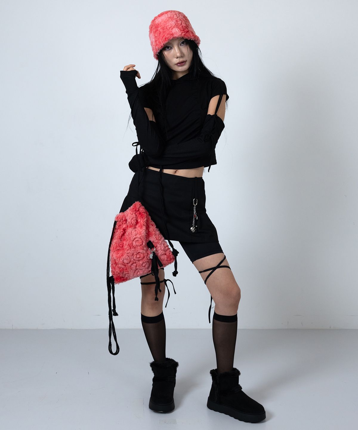 어세이(ASSAY) FLUFFY BUCKET HAT (BROWN)