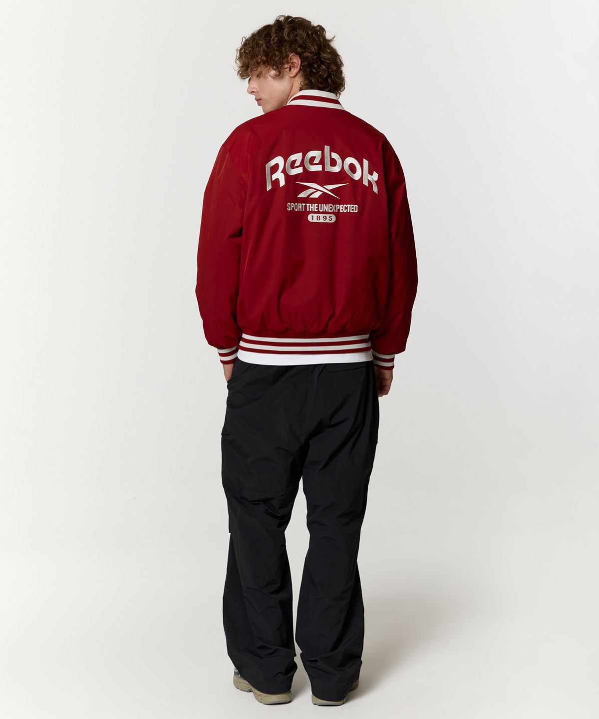 리복(REEBOK) 뉴베이직 바시티 자켓 - 레드