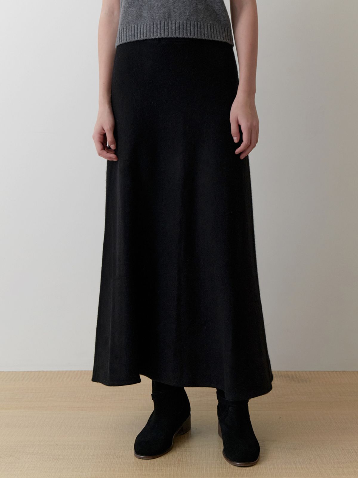 리엘(RE L) Ooze knit flare skirt (black)