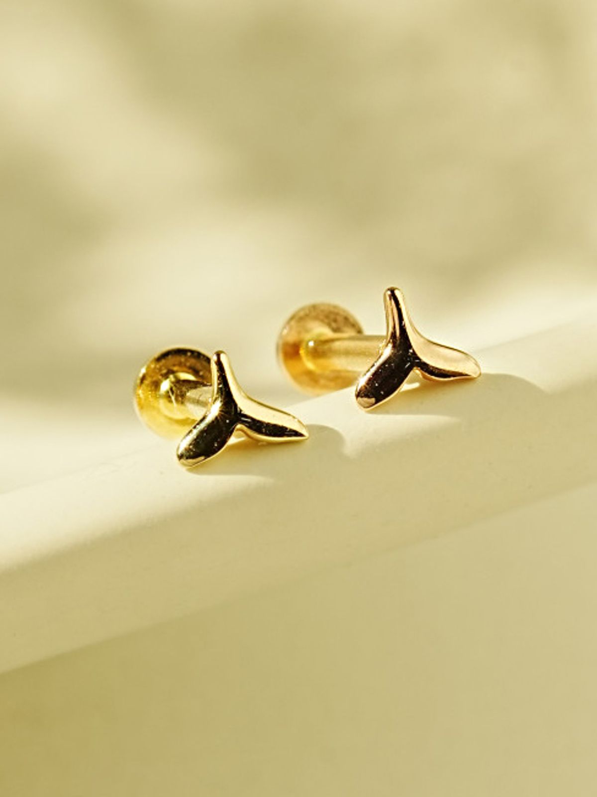 미니멀피어싱(MINIMALPIERCING) 14K 인터널 미니 고래꼬리 라블렛 피어싱