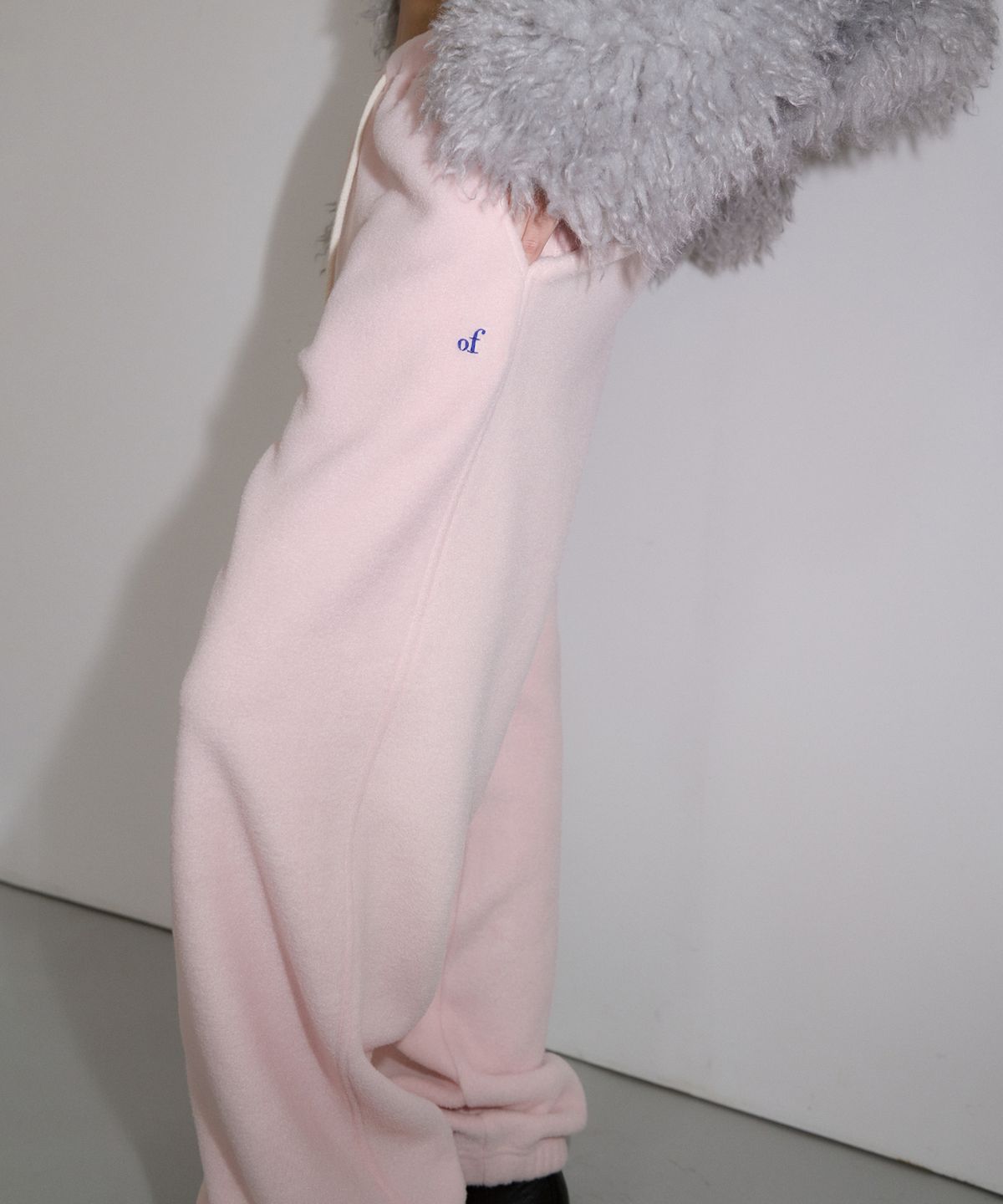오버듀플레어(OVERDUEFLAIR) OF WARM JOGGER PANTS_BABY PINK
