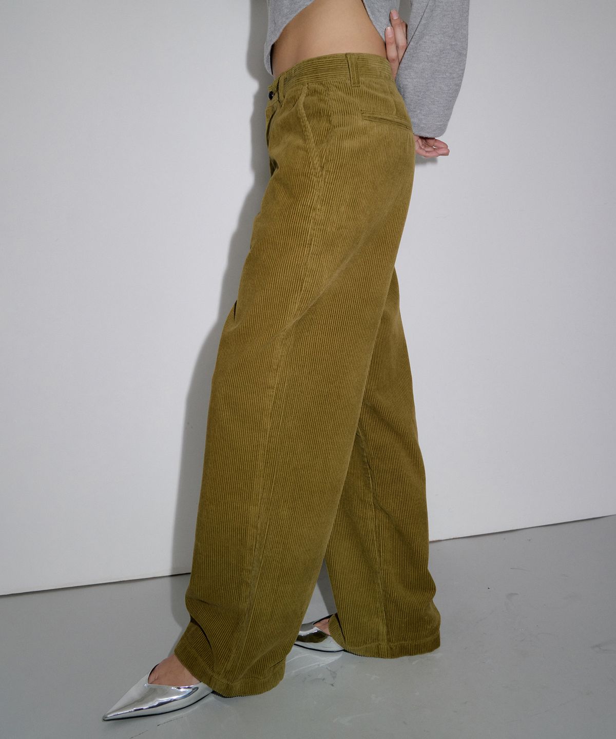 오버듀플레어(OVERDUEFLAIR) CORDUROY WIDE PANTS_OLIVE