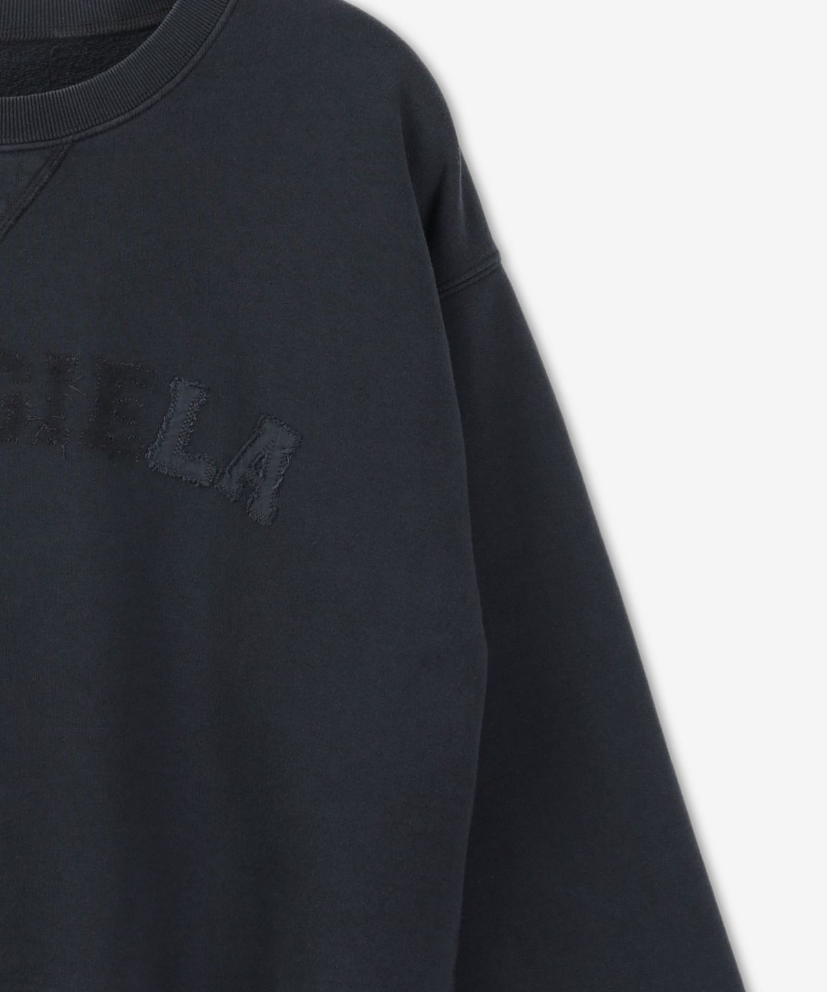 메종 마르지엘라(MAISON MARGIELA) 로고 맨투맨 - 빈티지 블랙 / S51GU0134S25570960
