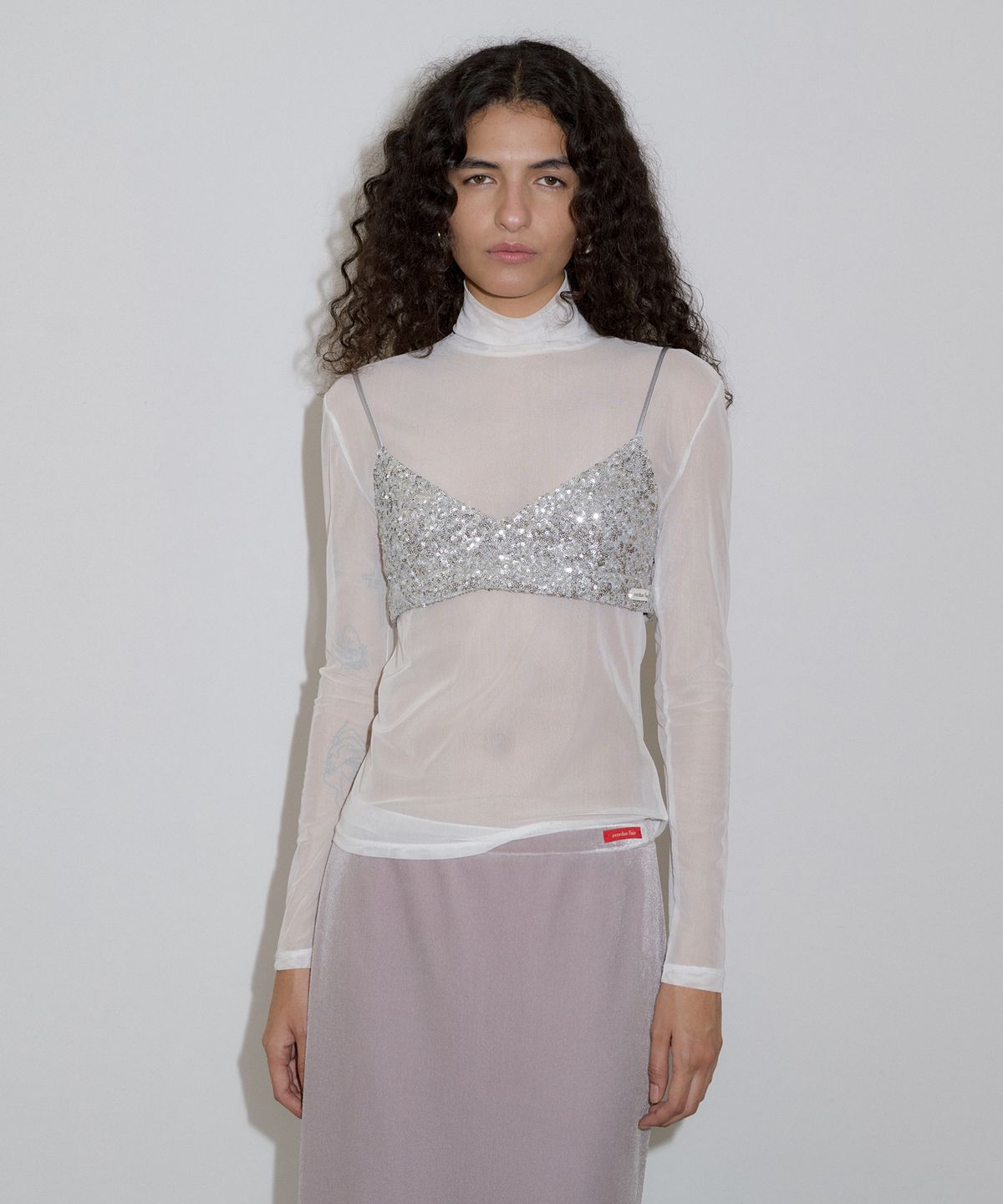오버듀플레어(OVERDUEFLAIR) SPANGLE BUSTIER TOP_SILVER