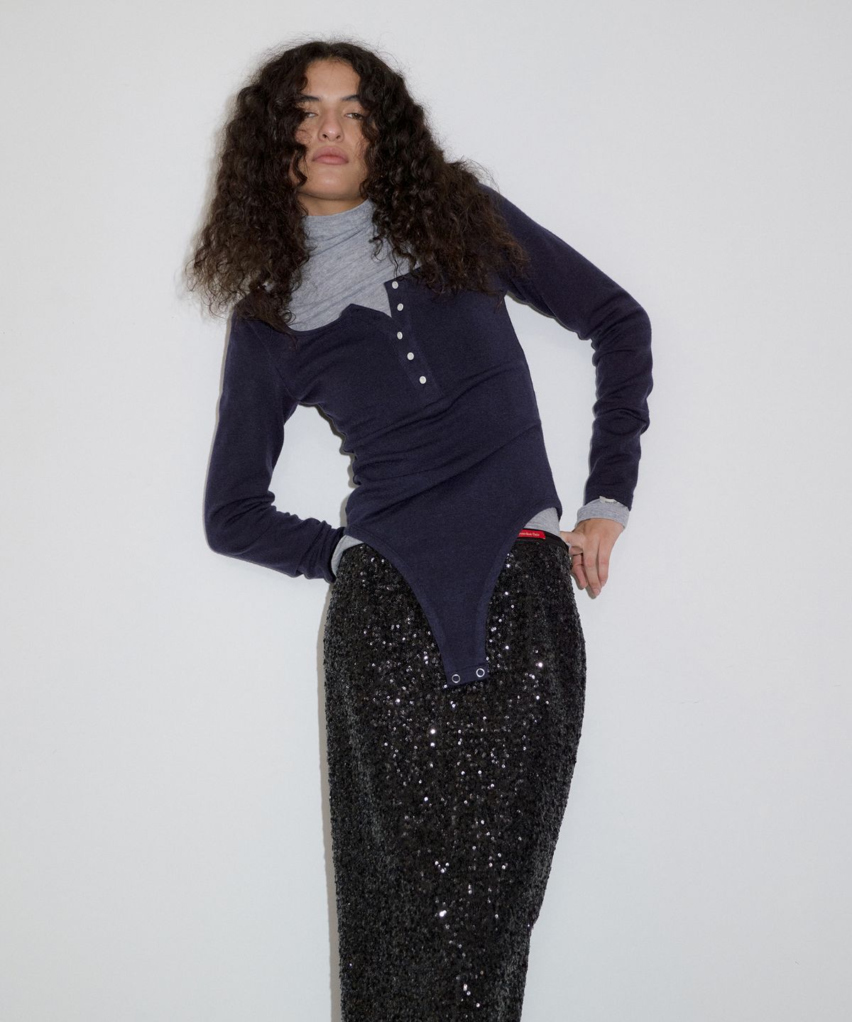오버듀플레어(OVERDUEFLAIR) SPANGLE MIDI SKIRT_BLACK