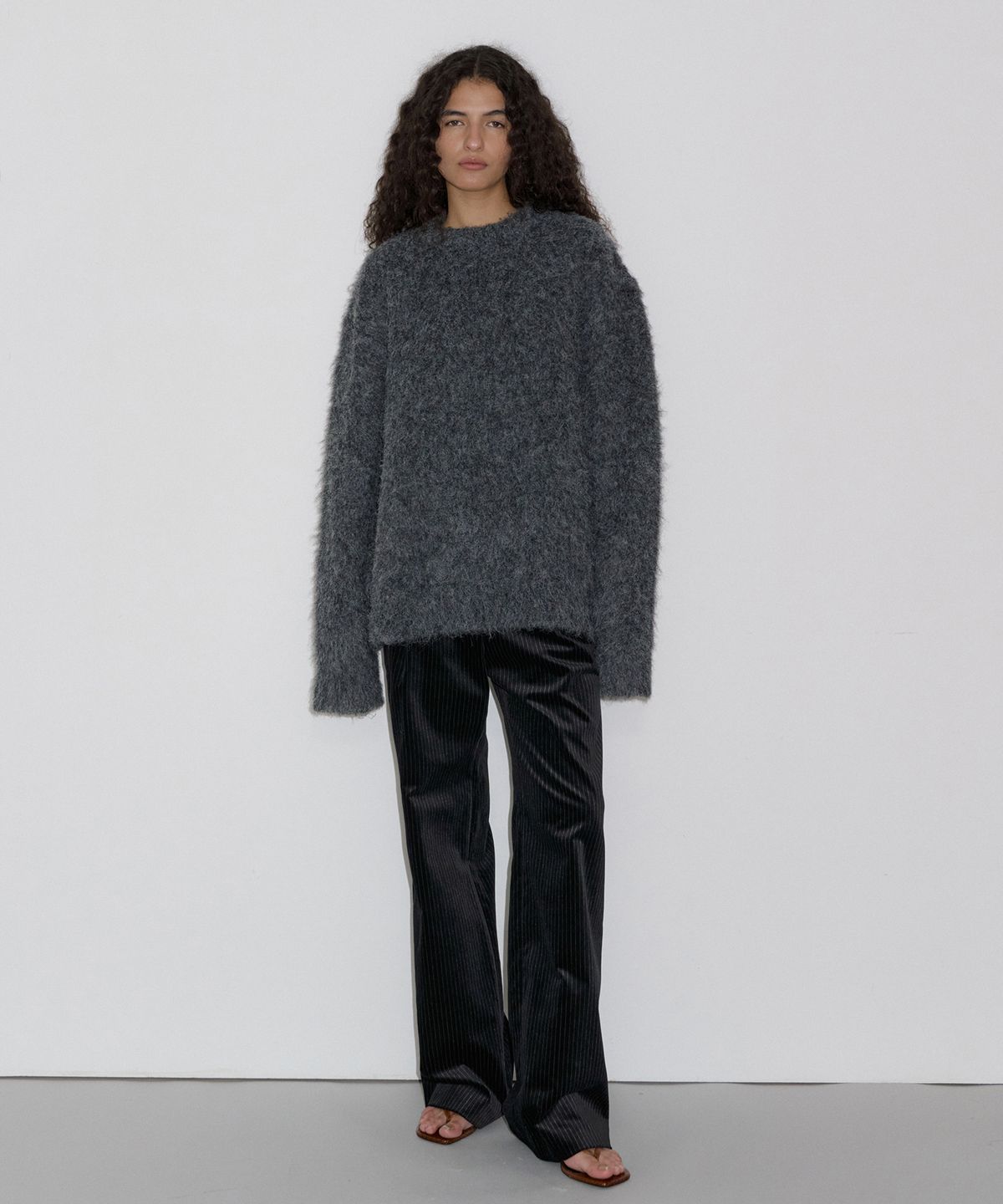 오버듀플레어(OVERDUEFLAIR) OVERSIZE HAIRY KNIT _CHARCOAL