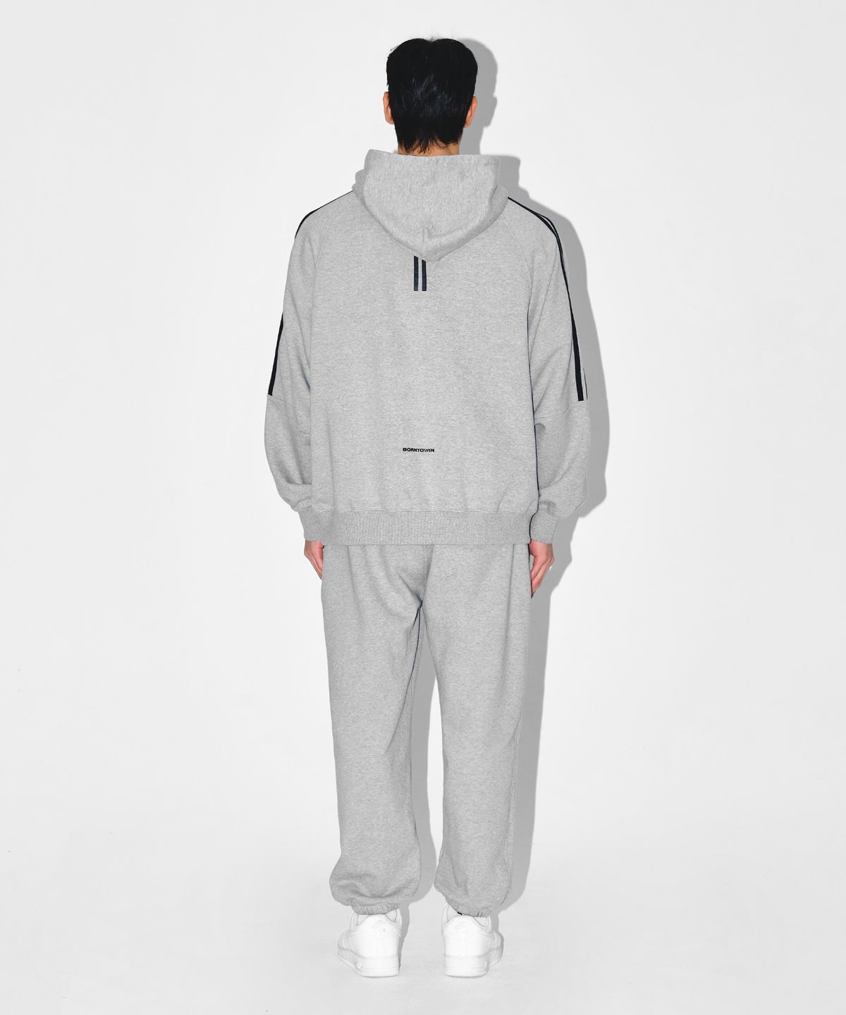 본투윈(BORN TO WIN) CHROME B JOGGER PANTS [MELANGE GREY]