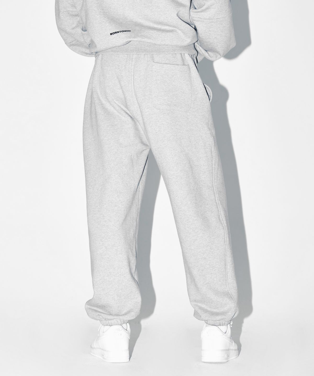 본투윈(BORN TO WIN) CHROME B JOGGER PANTS [MELANGE GREY]