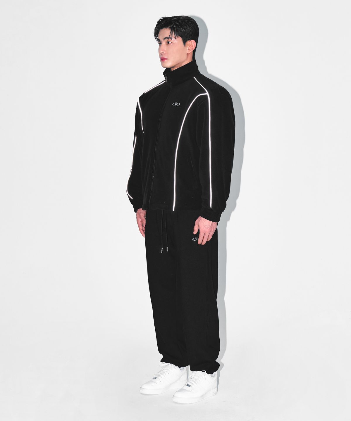 본투윈(BORN TO WIN) CHROME B JOGGER PANTS [BLACK]