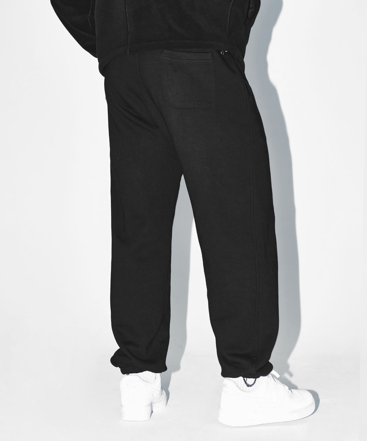 본투윈(BORN TO WIN) CHROME B JOGGER PANTS [BLACK]