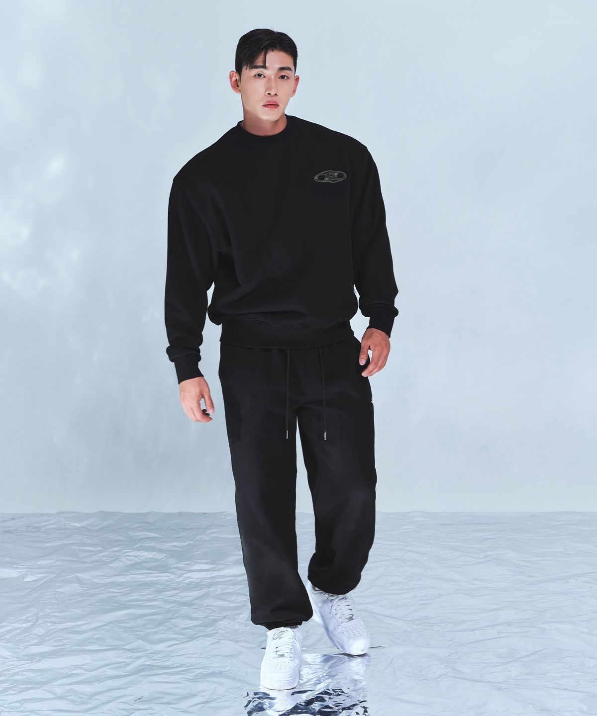 본투윈(BORN TO WIN) CAMO BRNTW SWEATSHIRTS [BLACK]
