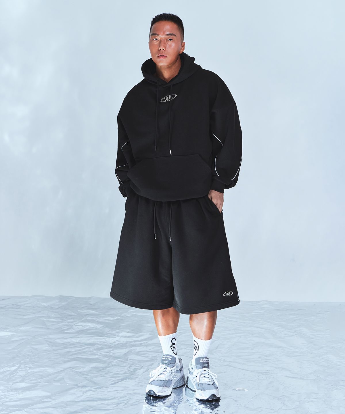 본투윈(BORN TO WIN) BIG CHROME REFLECTIVE LINE HOODIE [BLACK]