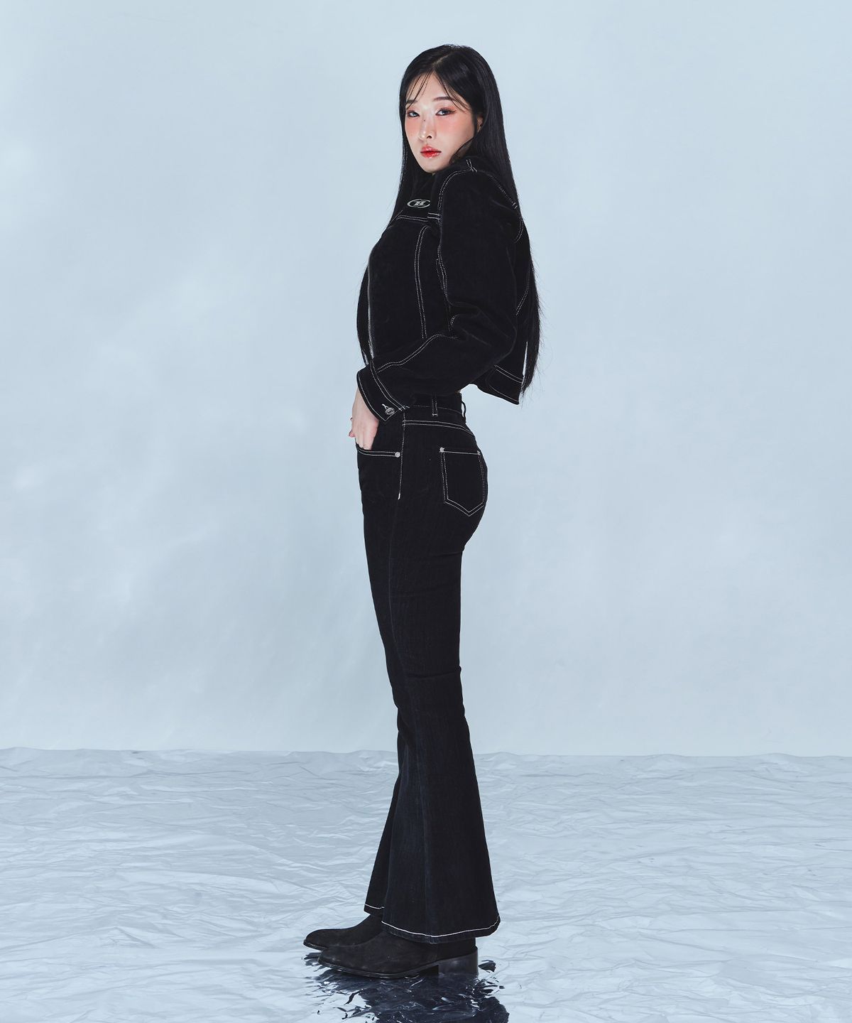 본투윈(BORN TO WIN) VELVET DENIM SLIM BOOTS CUT PANTS [BLACK]