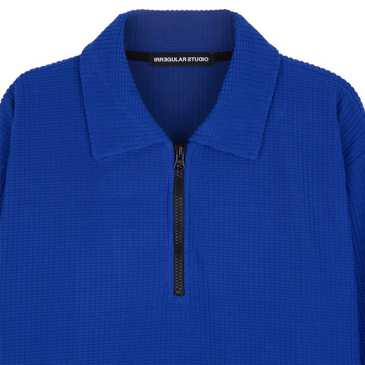 이레귤러(IRREGULAR) EMBOSS HALF ZIP SHIRT (BLUE)