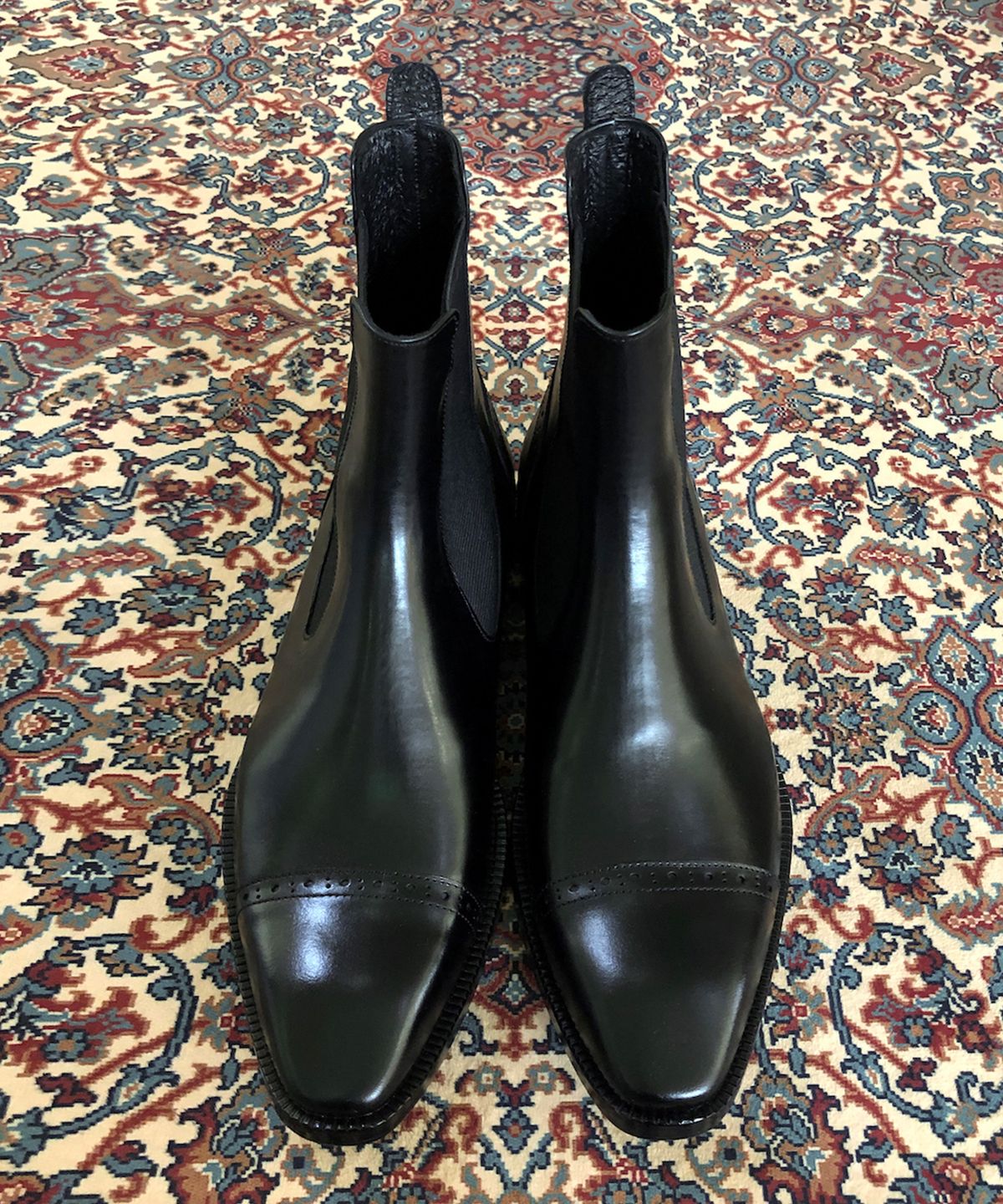 조앤슈(JOENSHOE) 칸도 스트레이트팁 첼시부츠 블랙