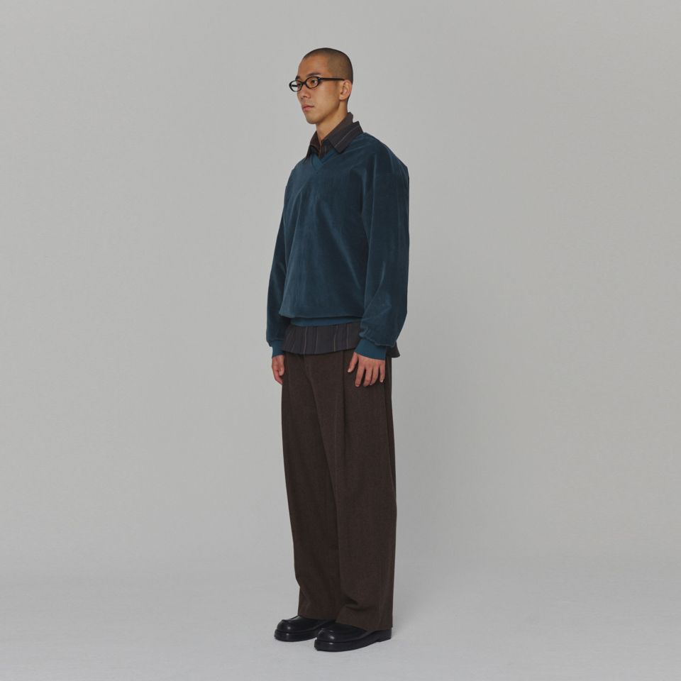 MUSINSA公式 | AMOMENTO VELVET V-NECK PULLOVER (3COLORS)