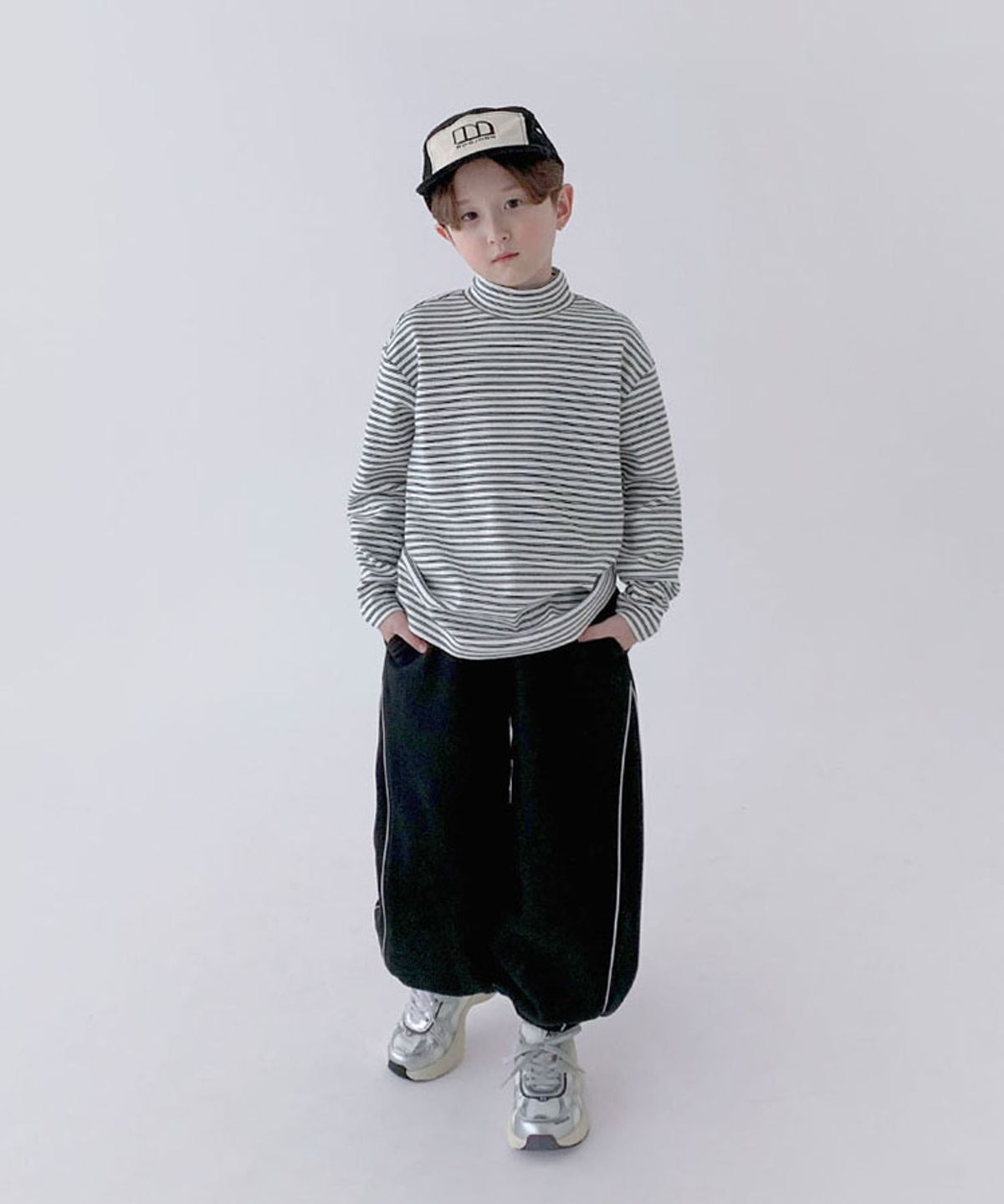 베리클로젯(BERRYCLOSET) [기모] 플래시 파이핑 조거 팬츠
