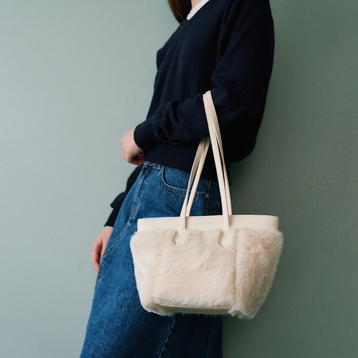 랩(LAP) FUR LEATHER SHOULDER BAG AQ7ABA09