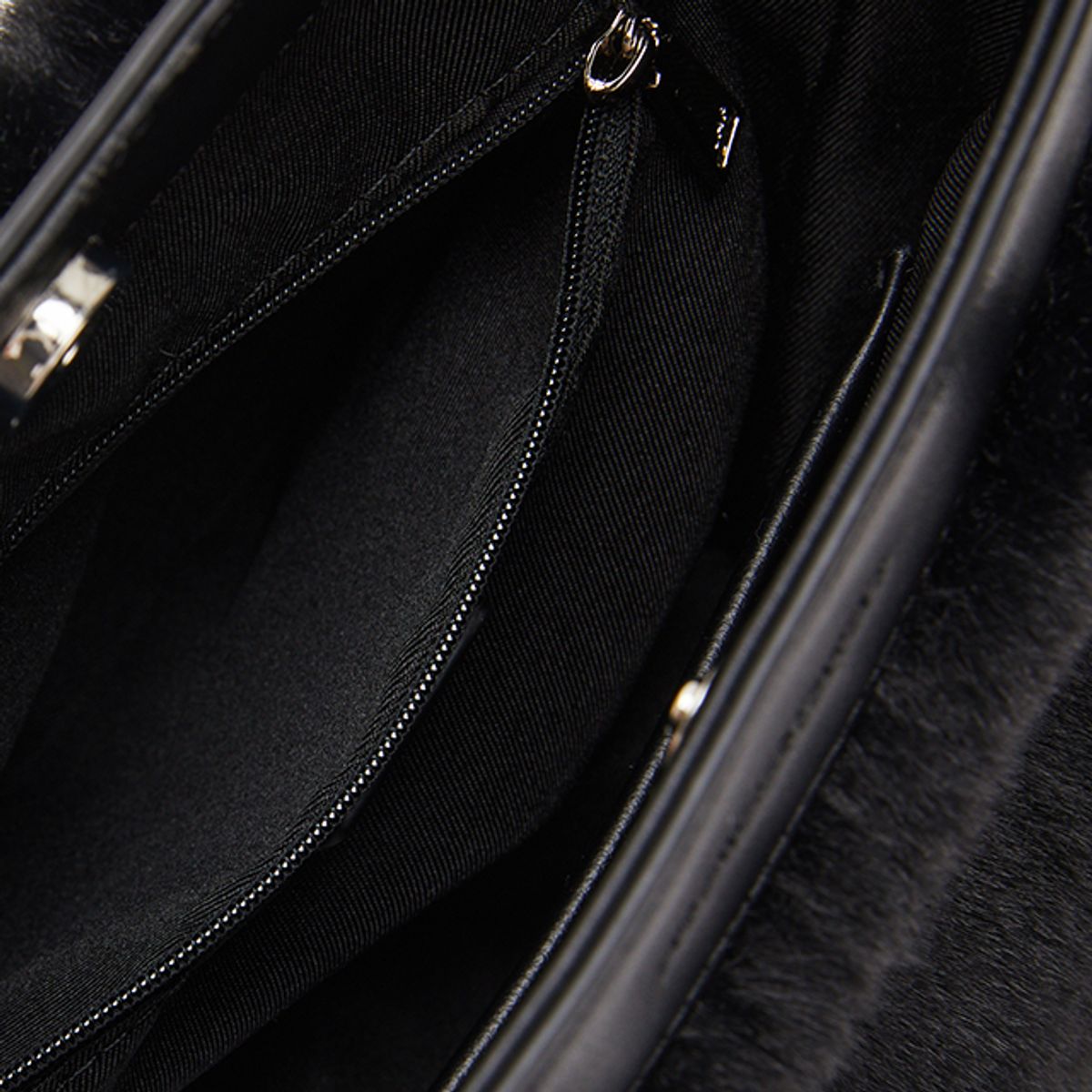 랩(LAP) FUR LEATHER SHOULDER BAG AQ7ABA09