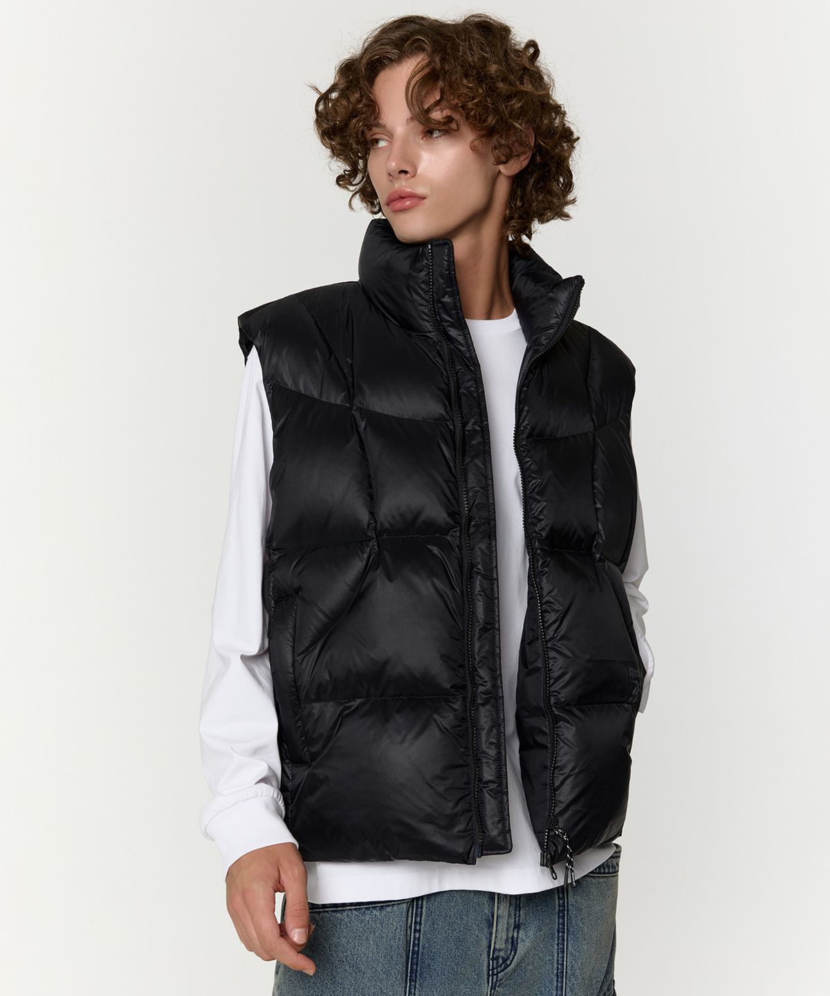 리복(REEBOK) 펌프 패리스 다운 베스트 - 블랙