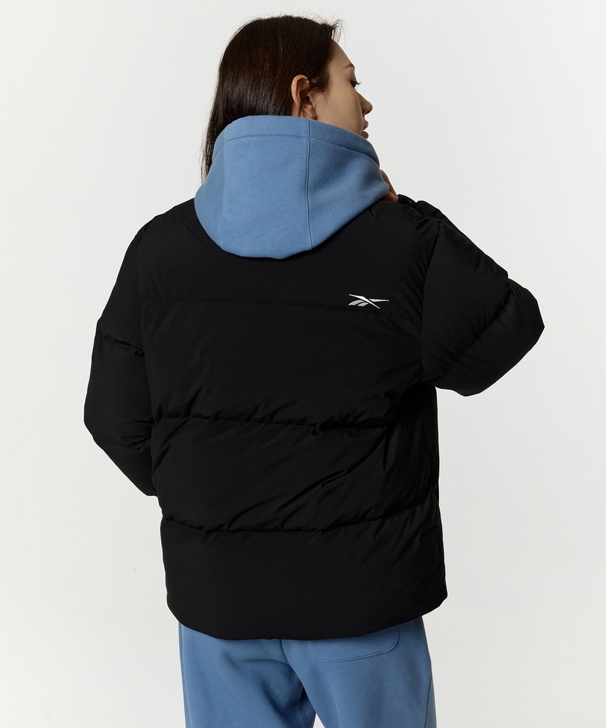 리복(REEBOK) 액티브 숏 다운 자켓 - 블랙