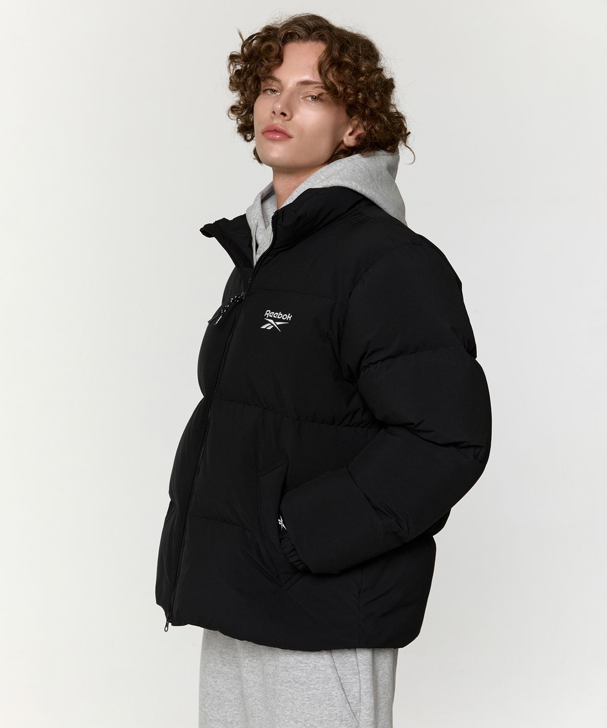 리복(REEBOK) 액티브 숏 다운 자켓 - 블랙