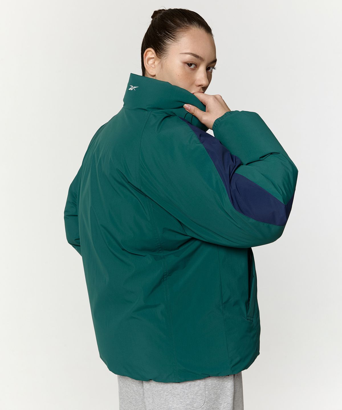 리복(REEBOK) 벡터 리버시블 다운 자켓 - 그린