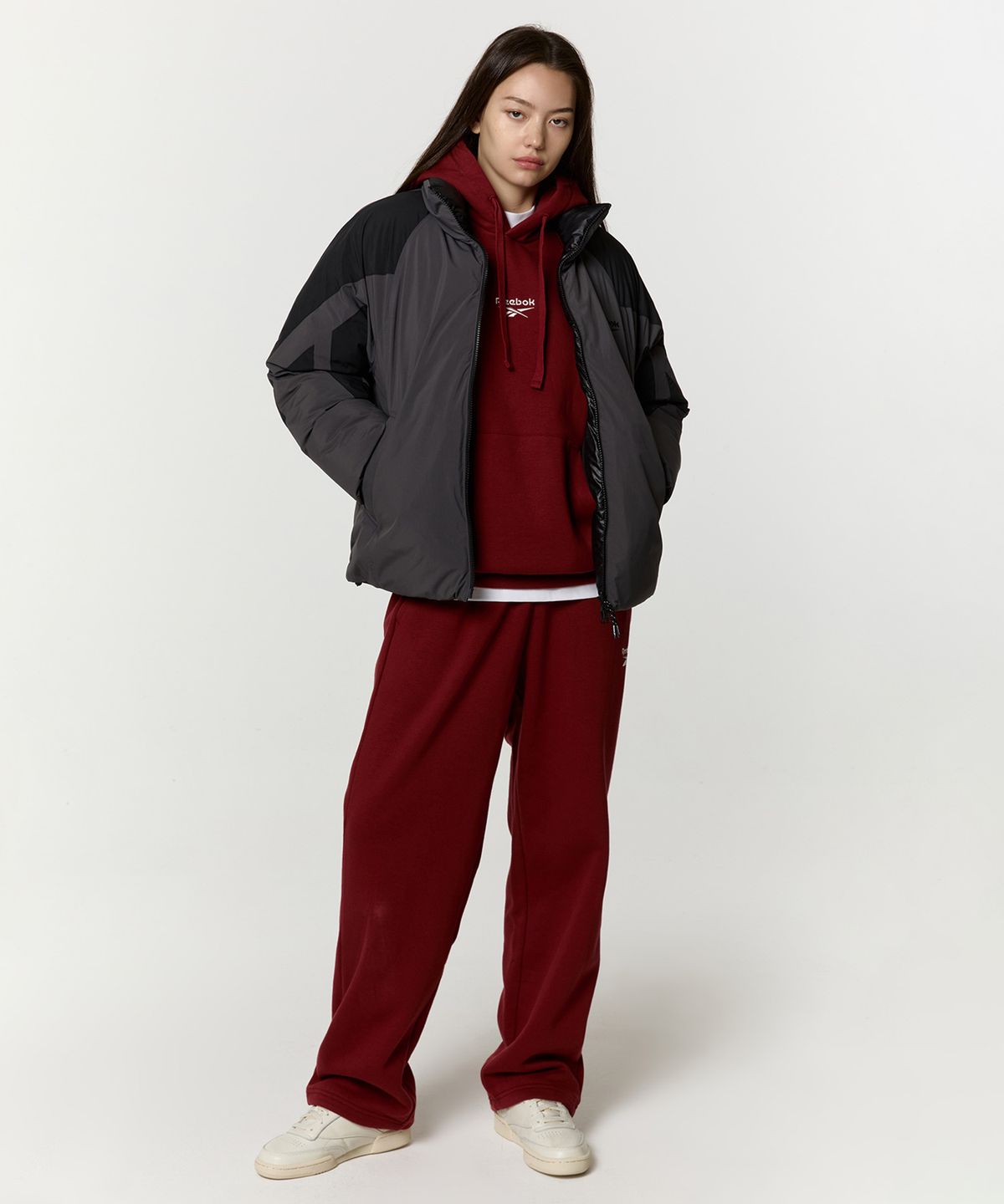 리복(REEBOK) 벡터 리버시블 다운 자켓 - 차콜