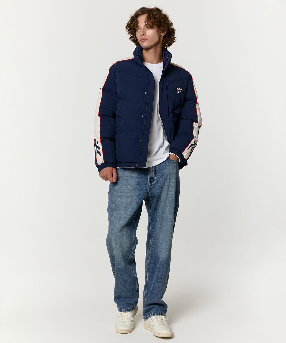 리복(REEBOK) 클래식 벡터 패널드 다운 자켓 - 네이비