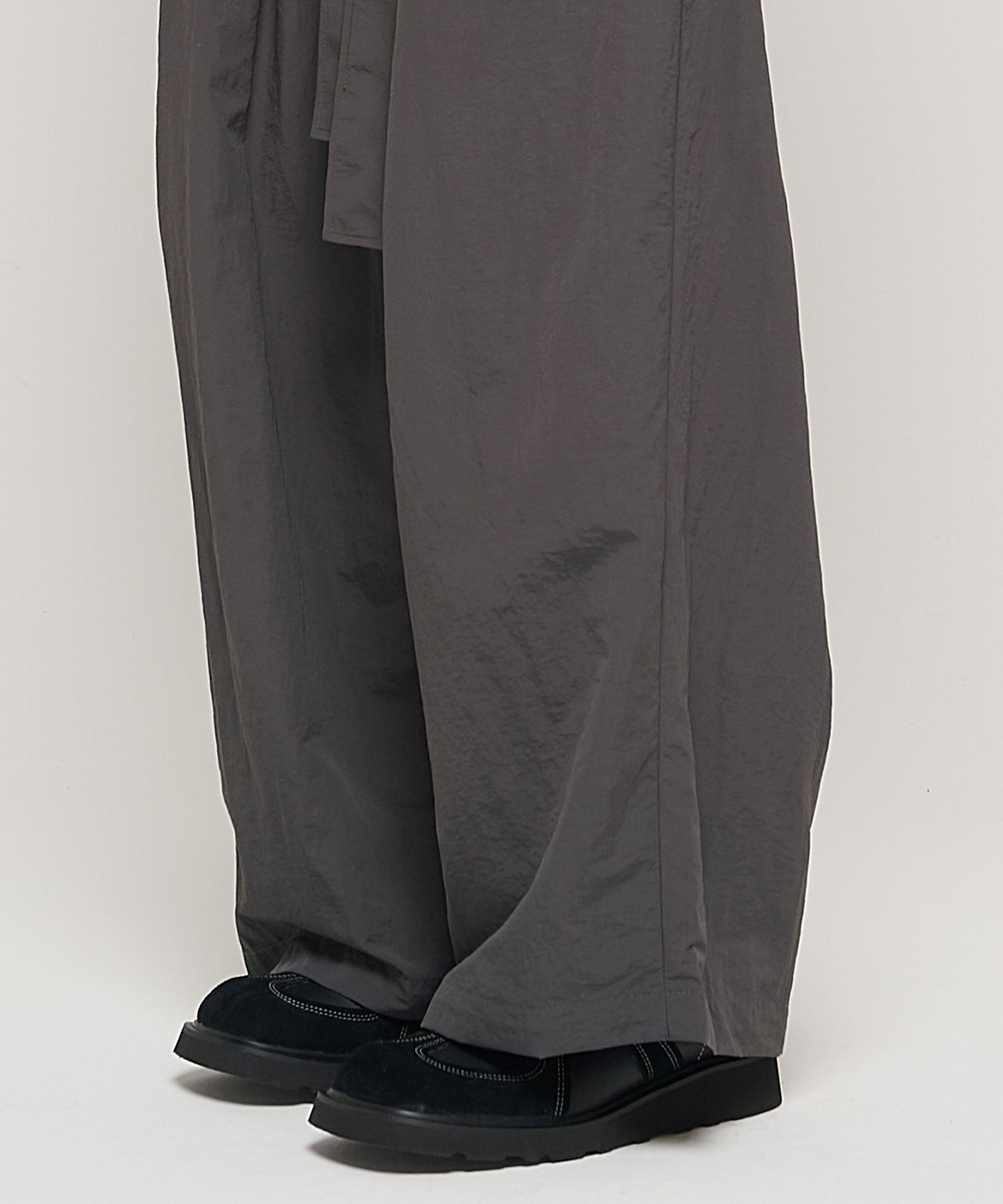 MUSINSA | CARGOBROS Wide Nylon Belt Banding Pants (Charcoal)