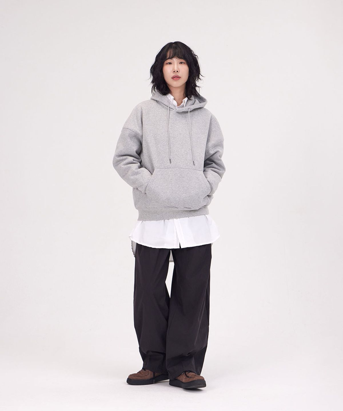 앳 더 모먼트(AT THE MOMENT) 오버핏 드롭숄더 에센셜 후디_멜란지