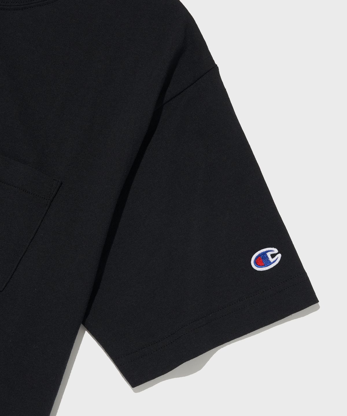챔피온(CHAMPION) 베이직 포켓 반팔 티셔츠 Black
