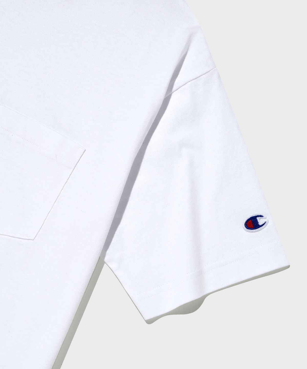 챔피온(CHAMPION) 베이직 포켓 반팔 티셔츠 White