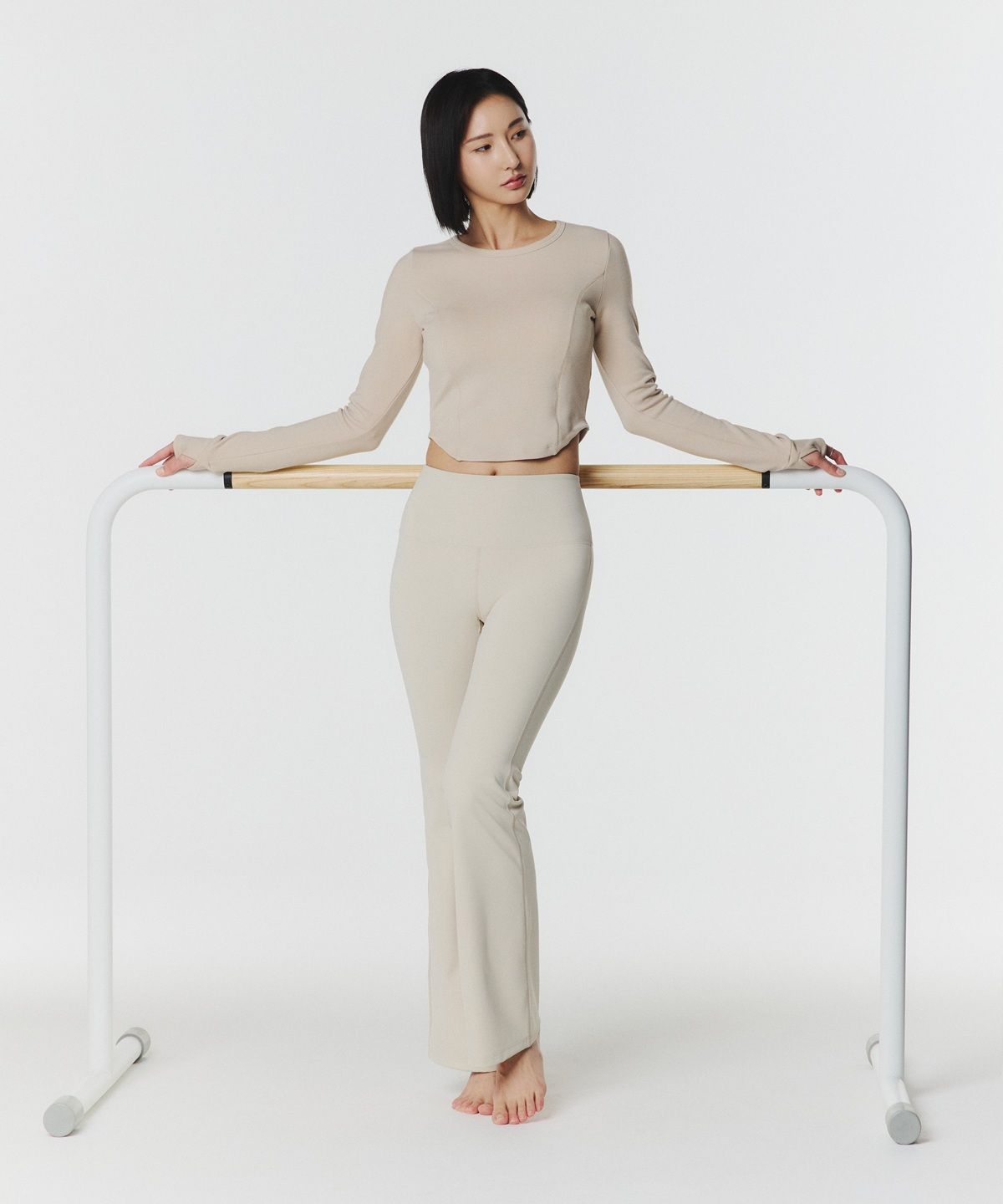 무신사 스탠다드 스포츠(MUSINSA STANDARD SPORTS) 코튼코어 슬림핏 크롭 롱슬리브 우먼 (3color)