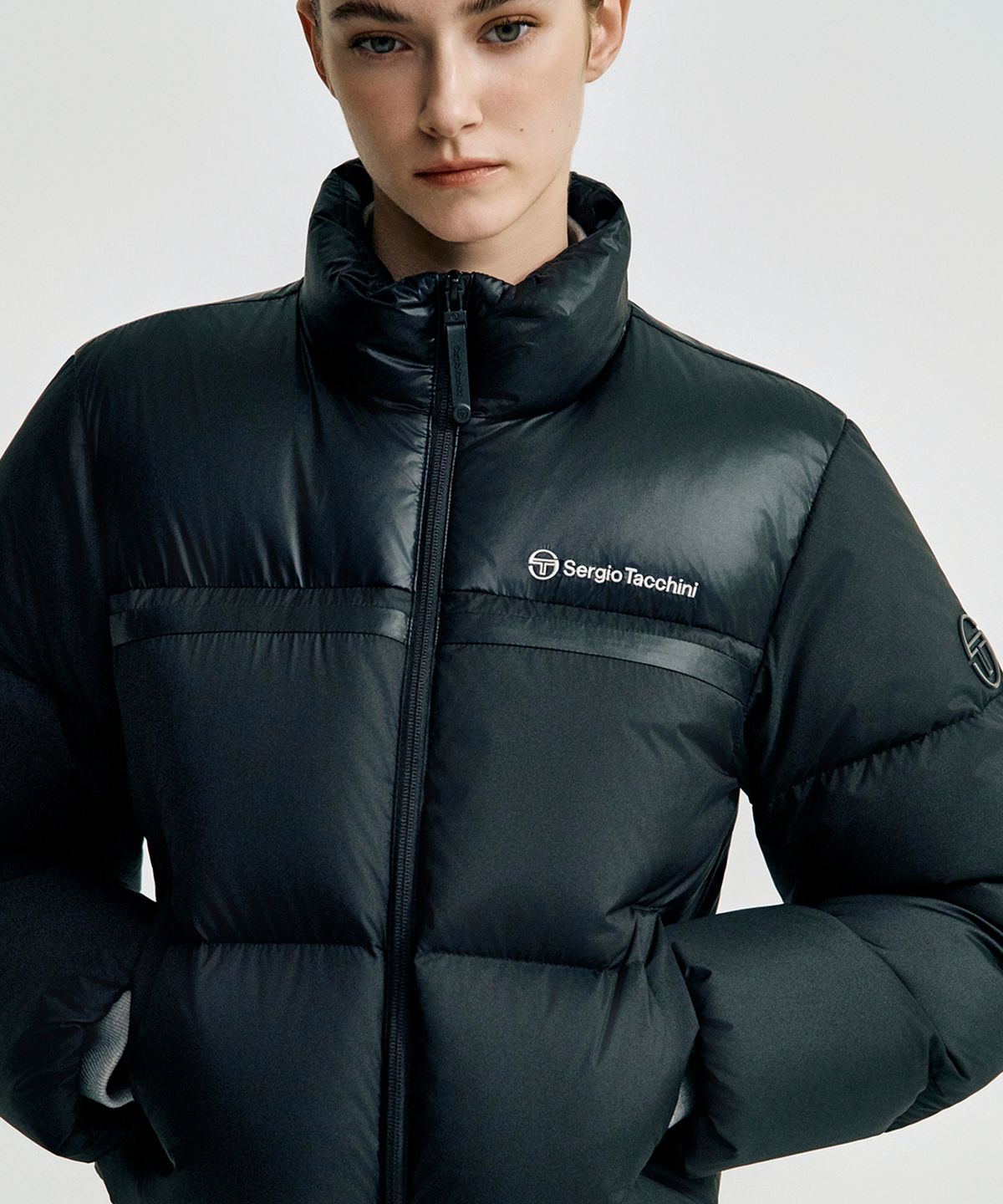 세르지오 타키니(SERGIO TACCHINI) W 쿠쉬웜 숏 다운점퍼 (Black)
