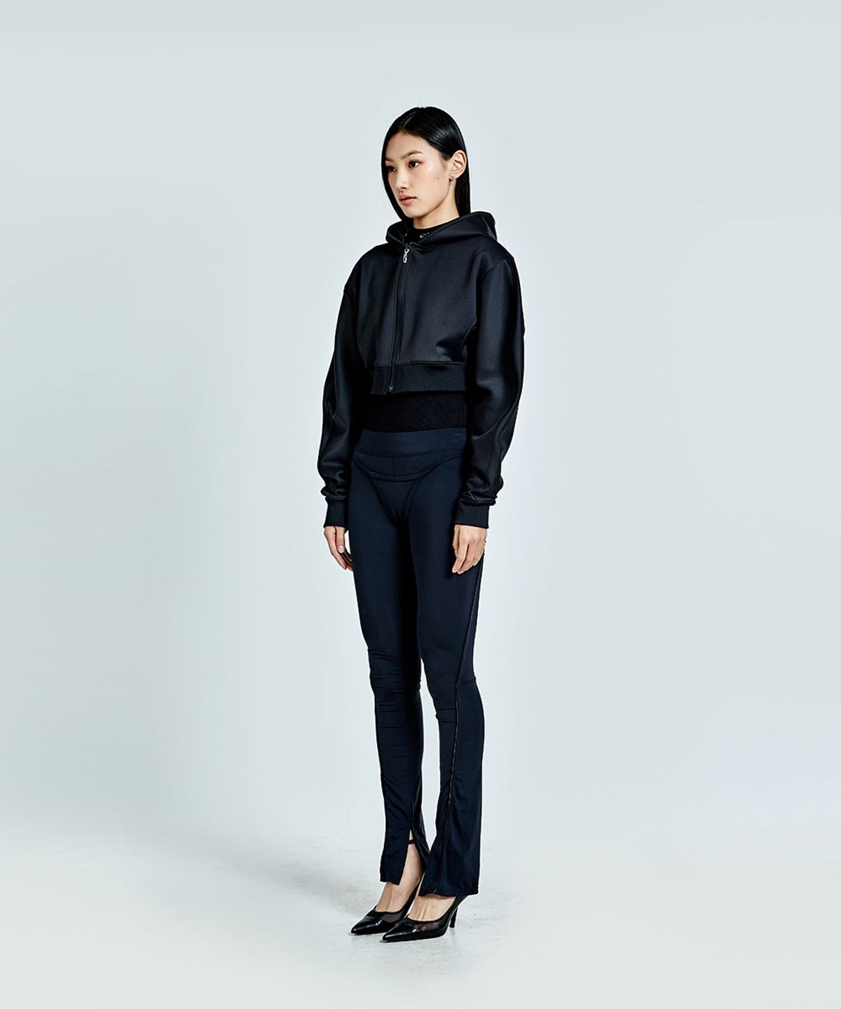 51퍼센트 포 우먼(51PERCENT FOR WOMAN) Metal Logo Thong Hoodie Zip-up - Black (woman)