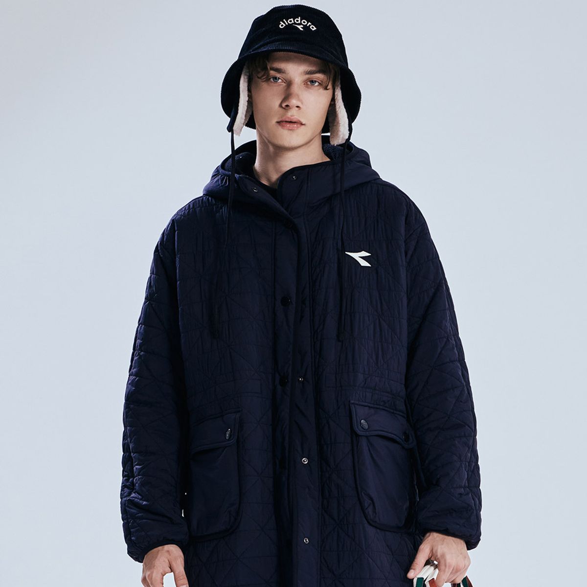 디아도라(diadora) 벤치 플리스 롱패딩 자켓 BLACK