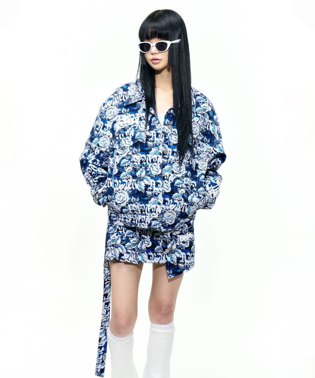 에이프런웨이(AIFERUNWAY) 웨스턴 로즈 플리츠 랩 스커트